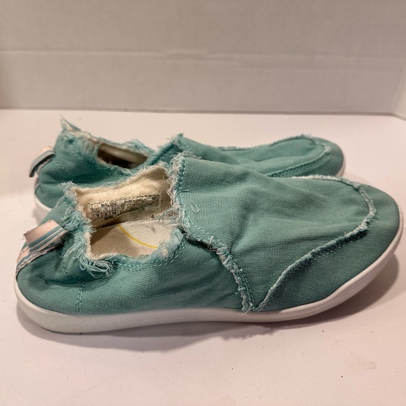 Lot of 6 pairs Vionic Malibu Slip On Canvas Sneakers W7 - Picture 5 of 6